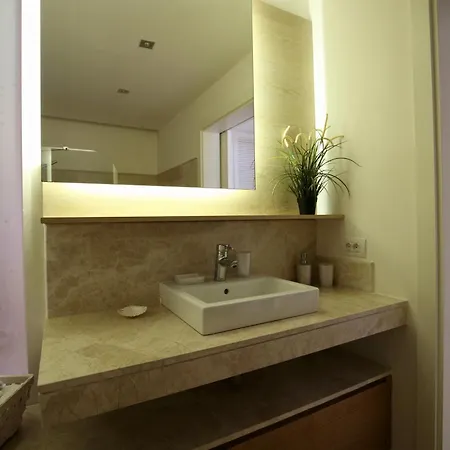 7 Royal Villa *